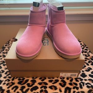 UGG Ladies Short Boots